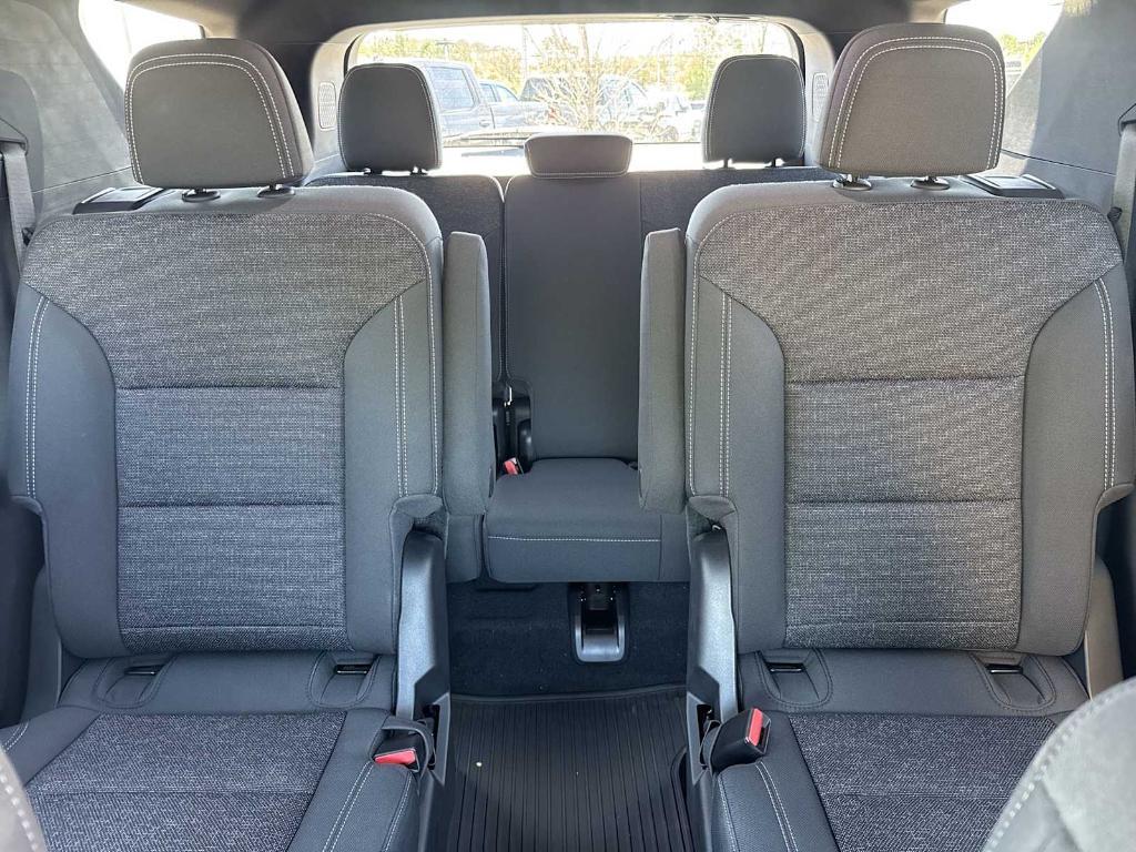 new 2025 Chevrolet Traverse car, priced at $39,940