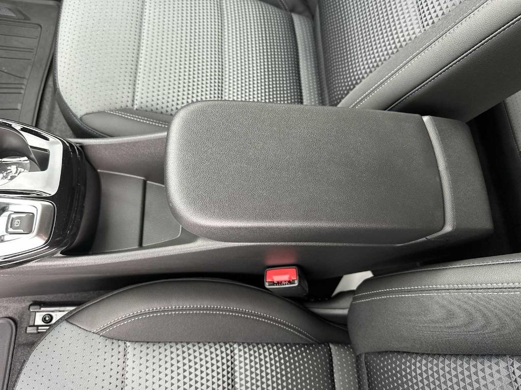 new 2025 Chevrolet Trax car, priced at $23,820