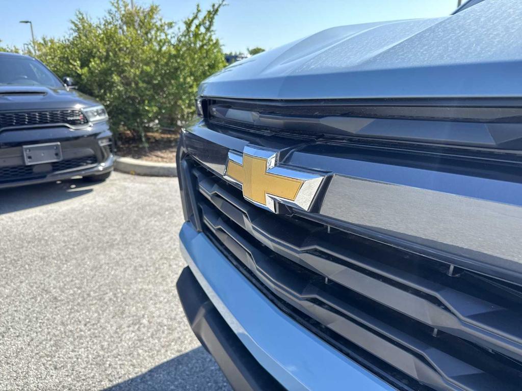 new 2025 Chevrolet Colorado car, priced at $34,140