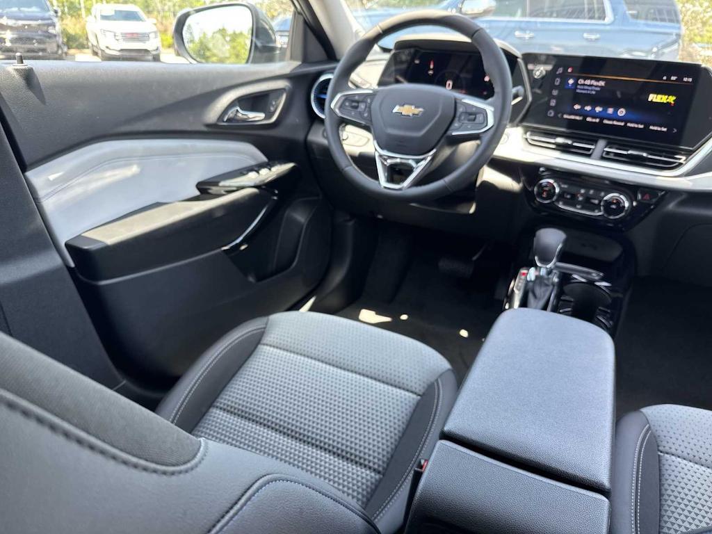 new 2025 Chevrolet Trax car, priced at $22,275