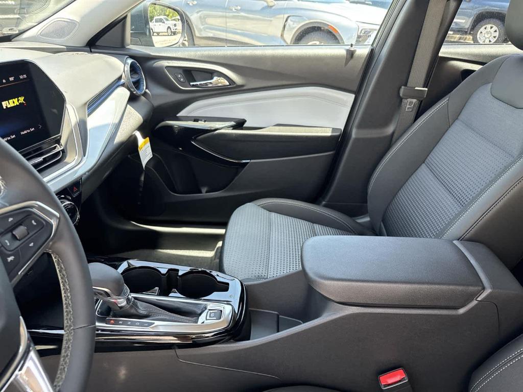 new 2025 Chevrolet Trax car, priced at $22,775
