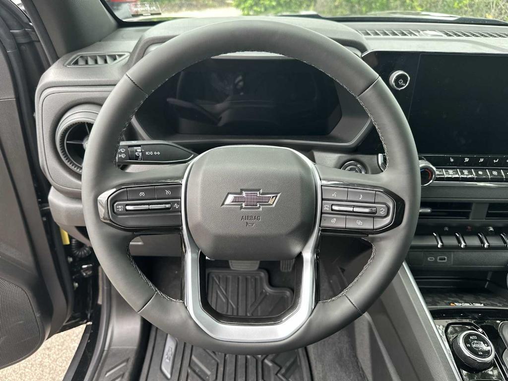new 2025 Chevrolet Colorado car, priced at $39,620