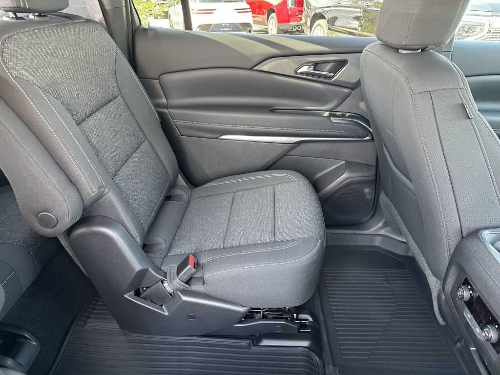 new 2025 Chevrolet Traverse car, priced at $37,545