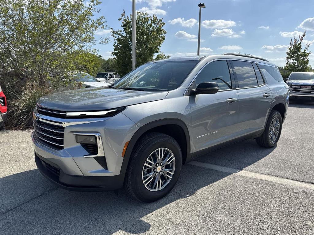 new 2025 Chevrolet Traverse car, priced at $40,545