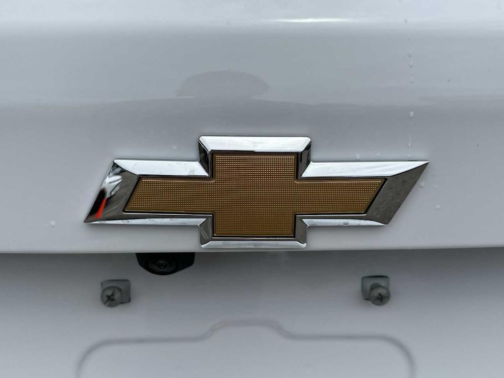 new 2026 Chevrolet Equinox car, priced at $33,230