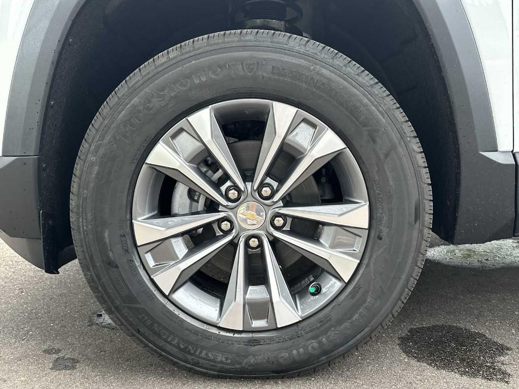 new 2026 Chevrolet Equinox car, priced at $33,230