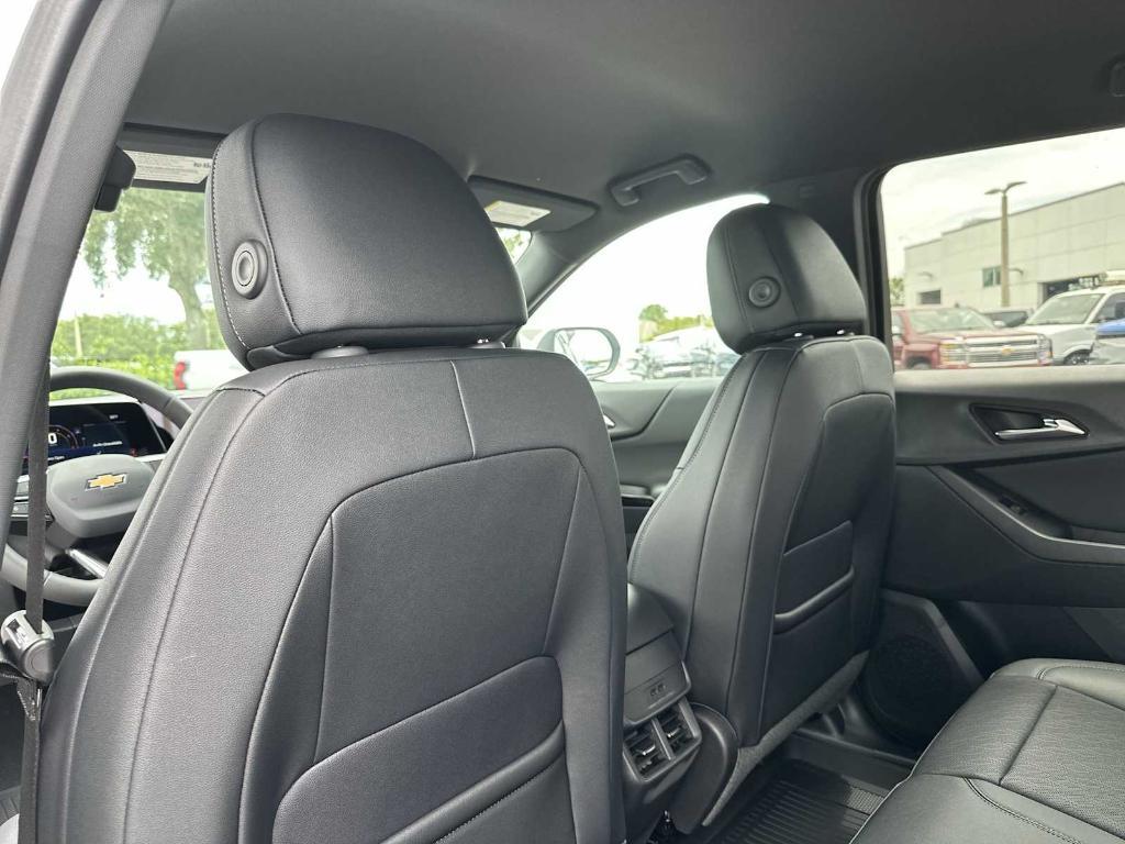 new 2026 Chevrolet Equinox car, priced at $33,230