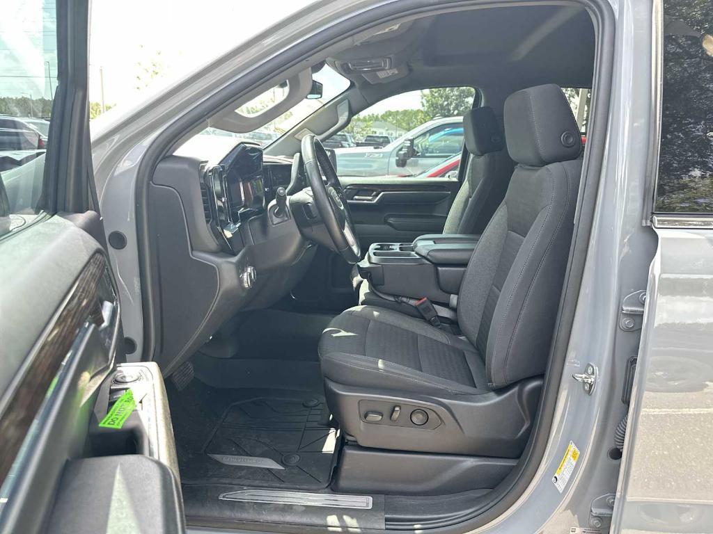 used 2024 GMC Sierra 1500 car, priced at $34,198