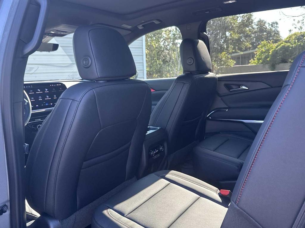 new 2026 Chevrolet Traverse car, priced at $55,380