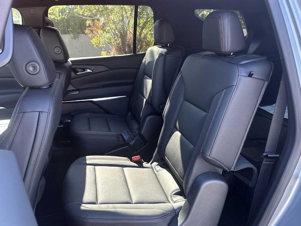 new 2026 Chevrolet Traverse car, priced at $55,380