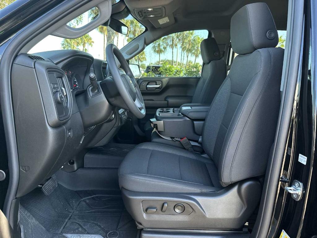 new 2025 Chevrolet Silverado 1500 car, priced at $38,160