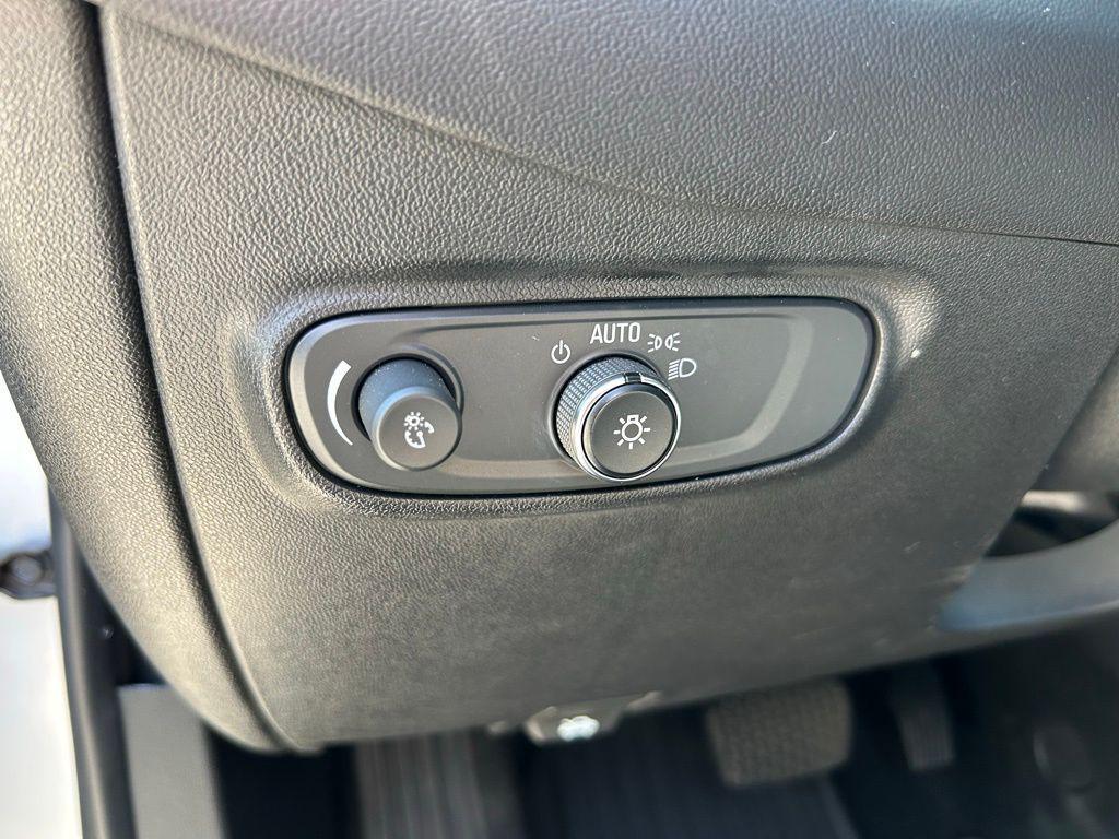 used 2020 Chevrolet Equinox car, priced at $15,437