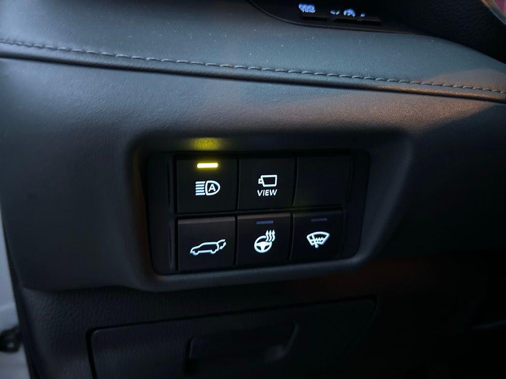 used 2021 Toyota Highlander car, priced at $33,937