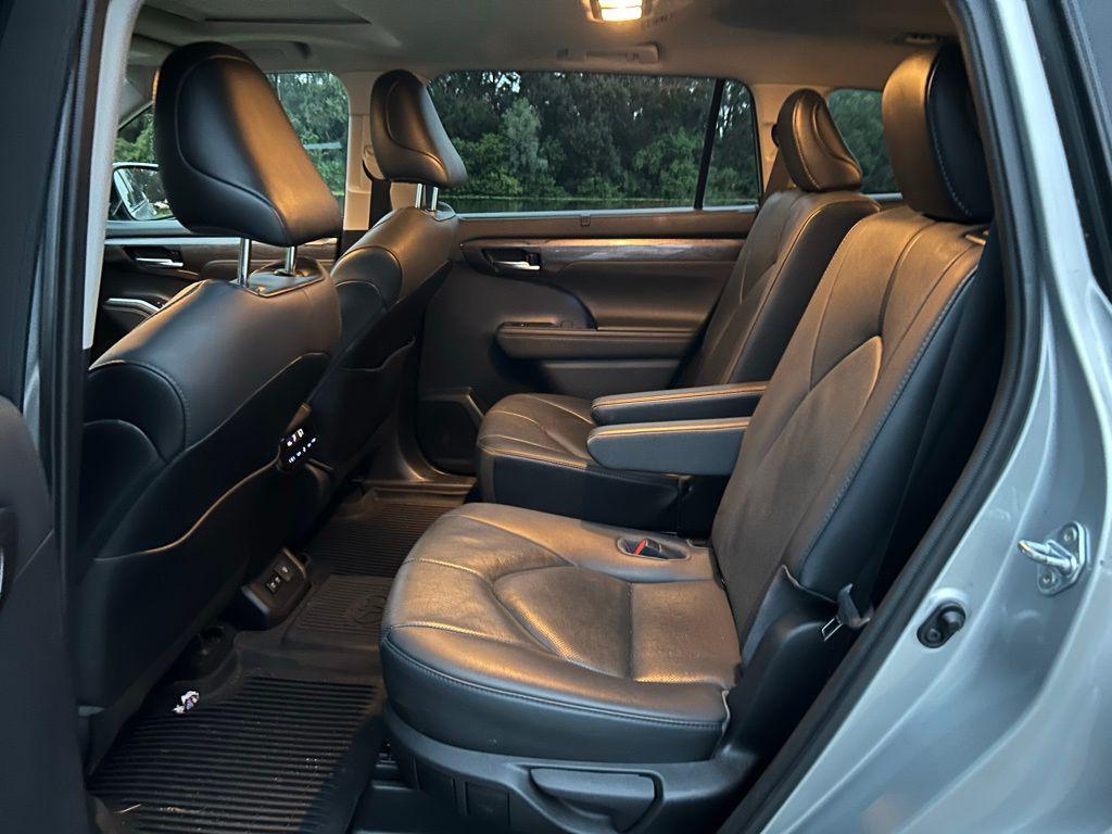 used 2021 Toyota Highlander car, priced at $33,937