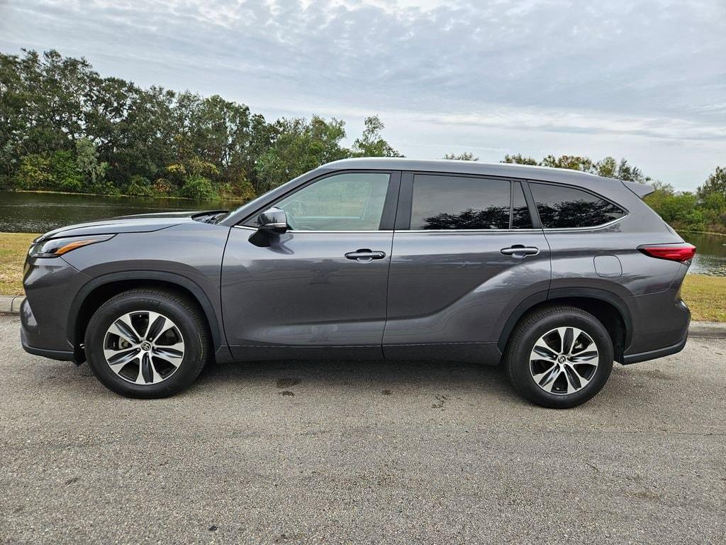 used 2023 Toyota Highlander car, priced at $33,977