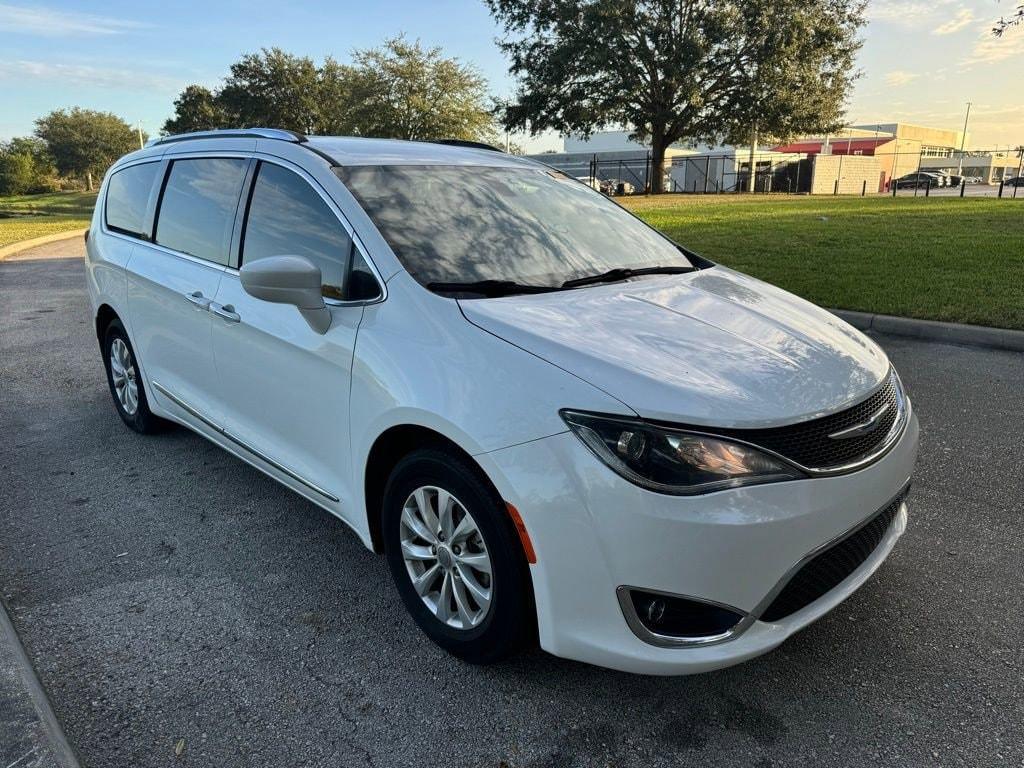 used 2019 Chrysler Pacifica car, priced at $14,977