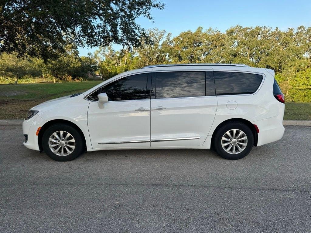 used 2019 Chrysler Pacifica car, priced at $14,977