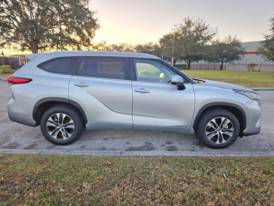 used 2023 Toyota Highlander car, priced at $32,977