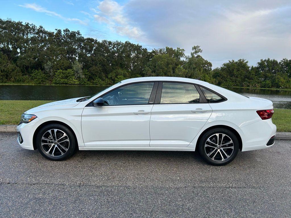 used 2024 Volkswagen Jetta car, priced at $20,737