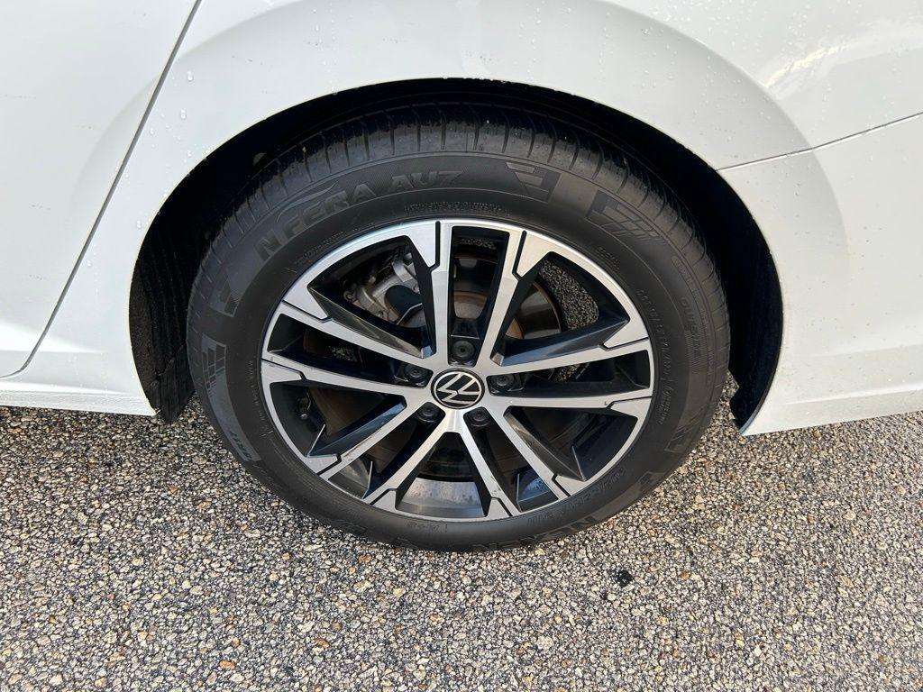 used 2024 Volkswagen Jetta car, priced at $20,737