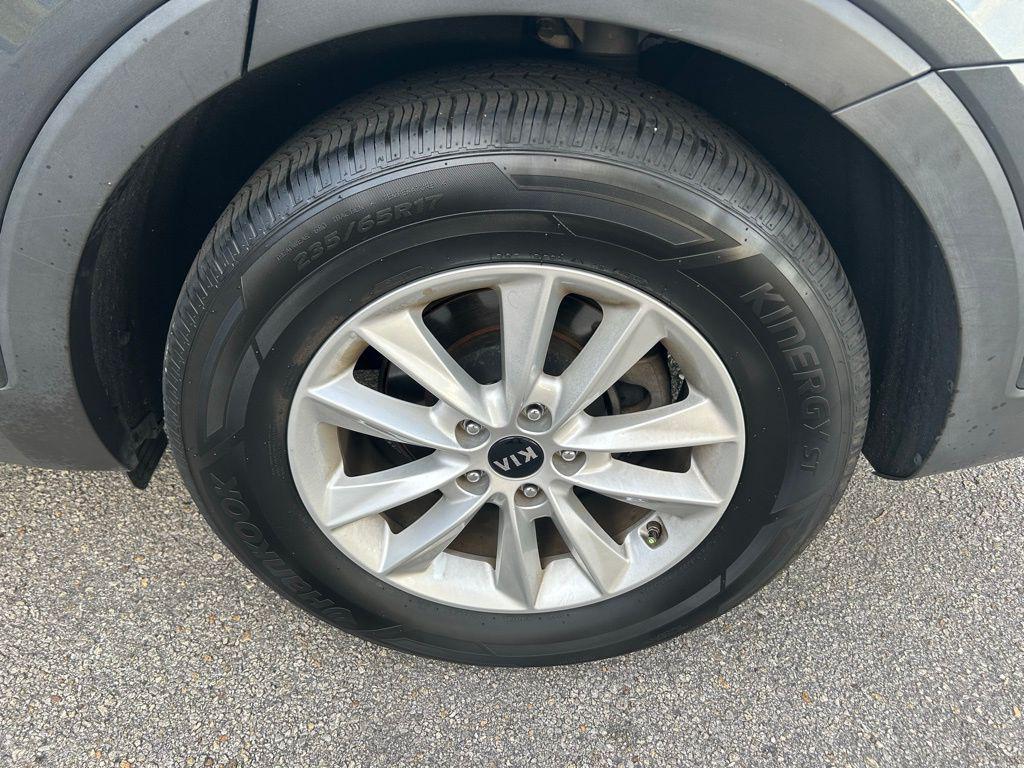 used 2020 Kia Sorento car, priced at $14,537