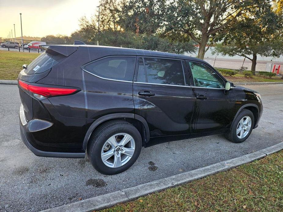 used 2022 Toyota Highlander car, priced at $29,077