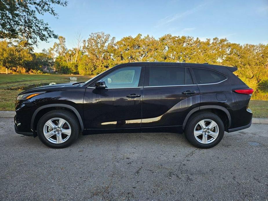 used 2022 Toyota Highlander car, priced at $29,077