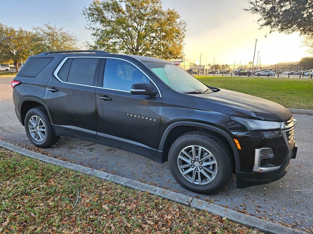 used 2023 Chevrolet Traverse car, priced at $29,977