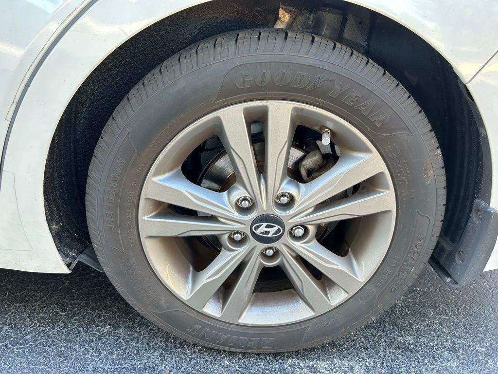 used 2018 Hyundai Elantra car