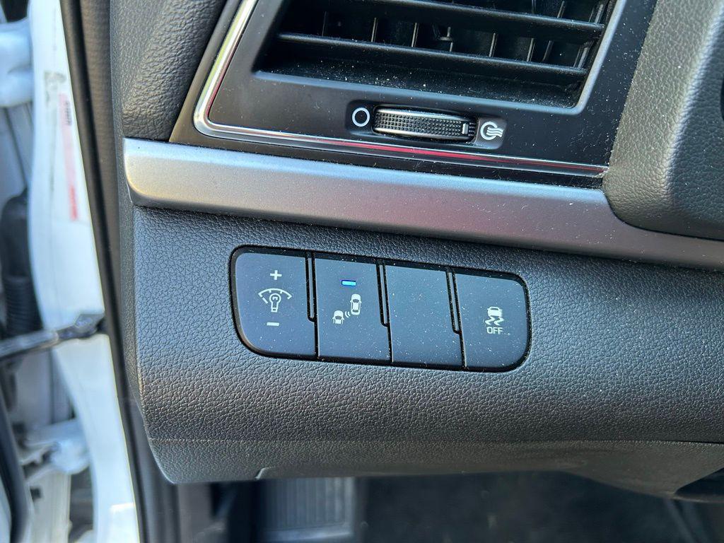 used 2018 Hyundai Elantra car