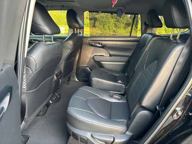 used 2024 Toyota Highlander car, priced at $41,977