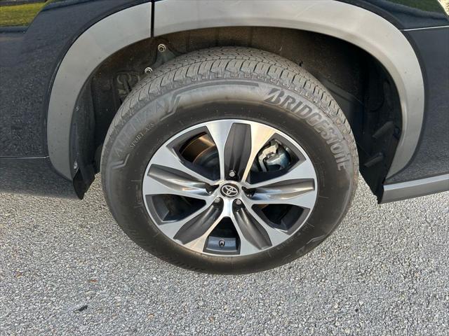 used 2024 Toyota Highlander car, priced at $42,977