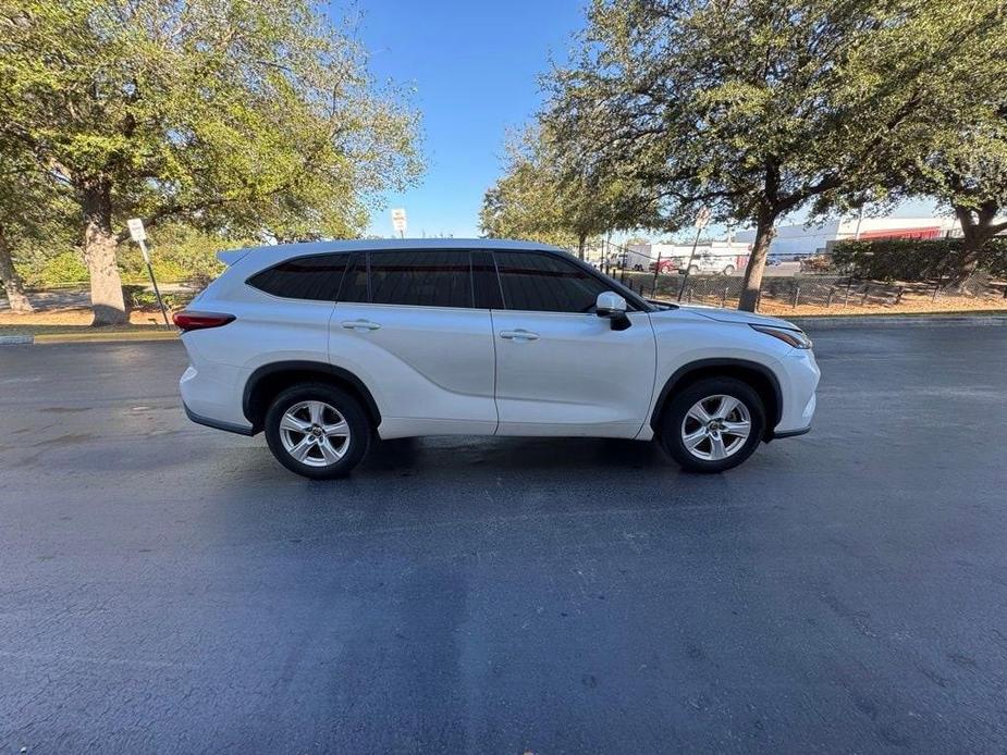 used 2022 Toyota Highlander car, priced at $27,477