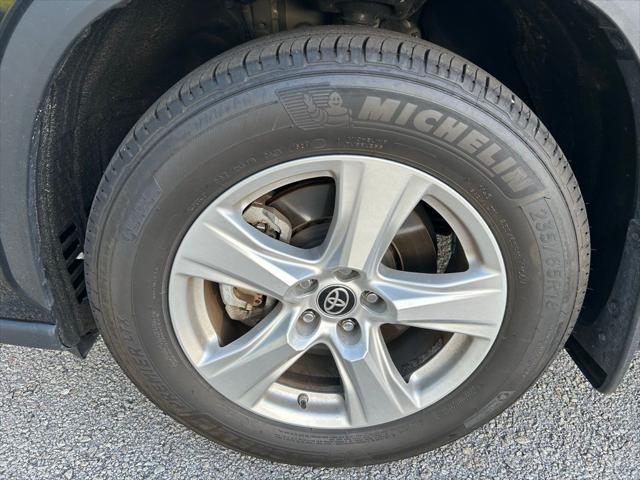 used 2024 Toyota Highlander car, priced at $40,977