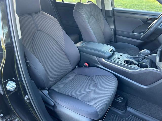 used 2024 Toyota Highlander car, priced at $40,977