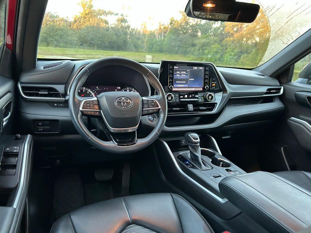 used 2022 Toyota Highlander car, priced at $33,937
