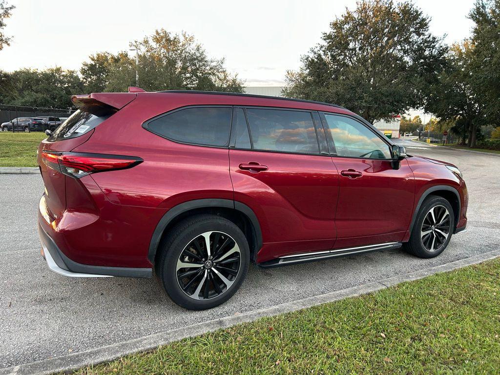 used 2022 Toyota Highlander car, priced at $33,937