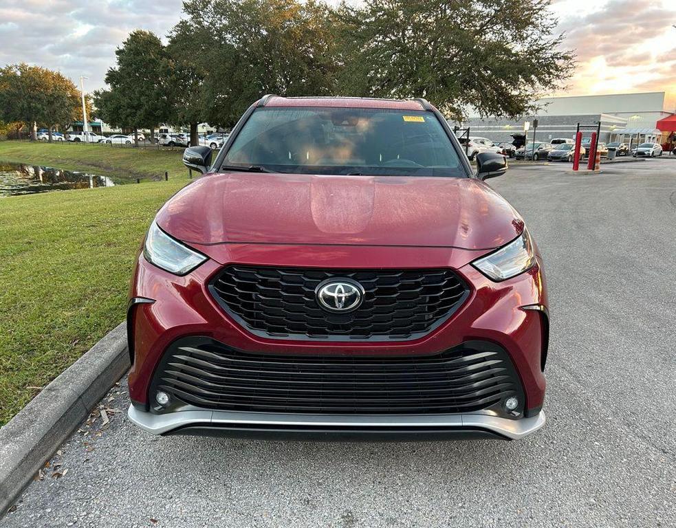 used 2022 Toyota Highlander car, priced at $33,937