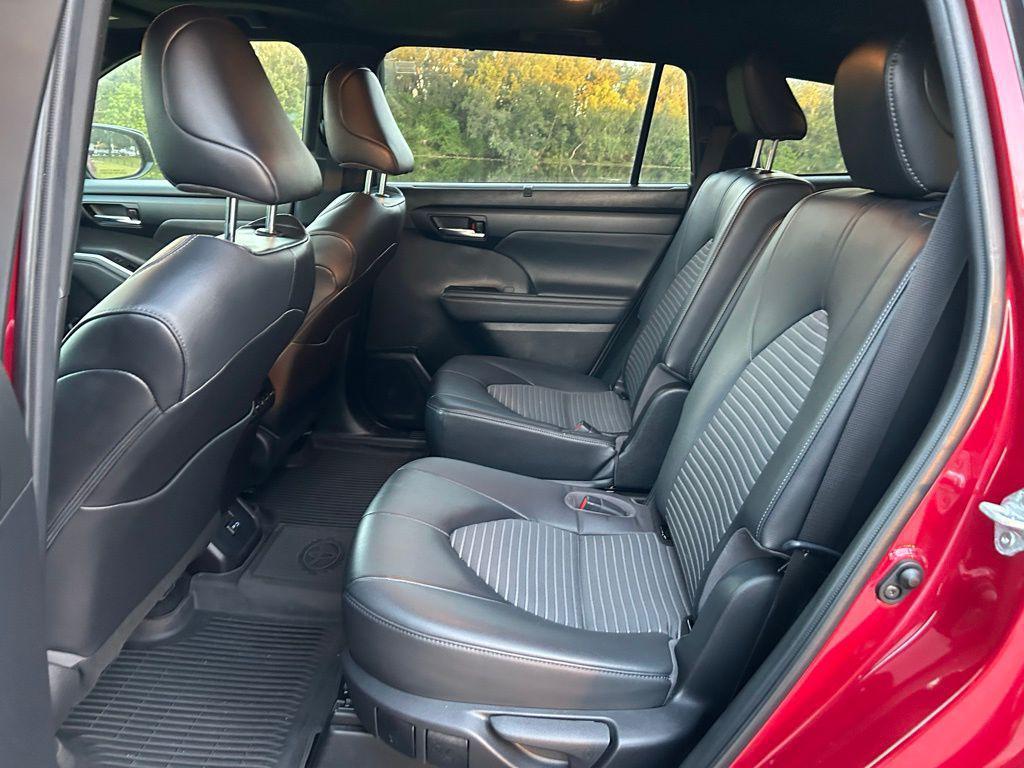 used 2022 Toyota Highlander car, priced at $33,937