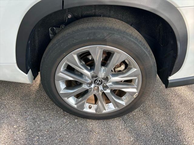 used 2023 Toyota Highlander car, priced at $38,977