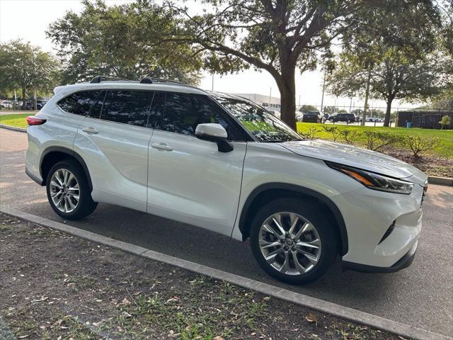used 2023 Toyota Highlander car, priced at $38,977