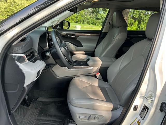 used 2023 Toyota Highlander car, priced at $38,977