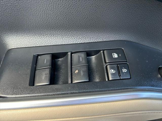 used 2023 Toyota Highlander car, priced at $39,977