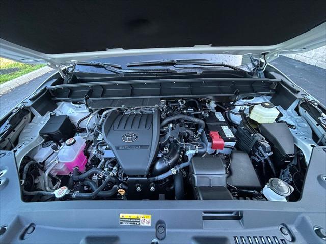 used 2025 Toyota Highlander car, priced at $47,237