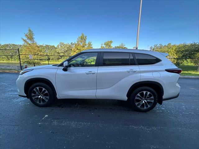 used 2025 Toyota Highlander car, priced at $47,237
