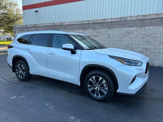 used 2025 Toyota Highlander car, priced at $47,237