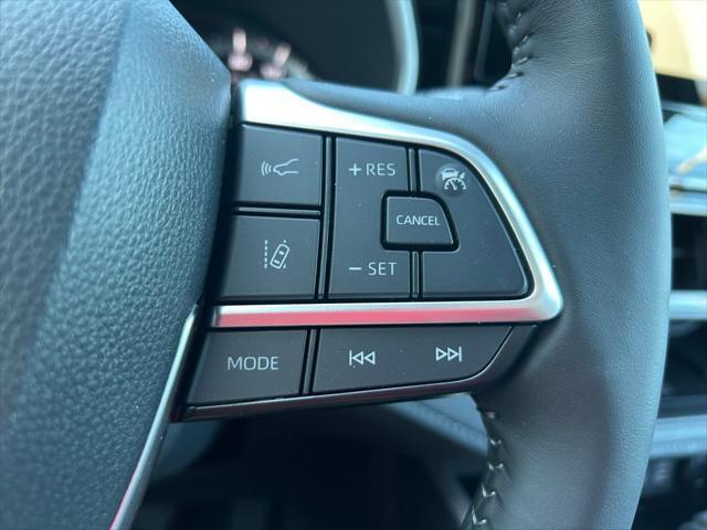 used 2025 Toyota Highlander car, priced at $47,237