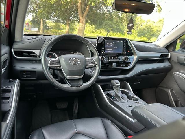 used 2022 Toyota Highlander car, priced at $34,977