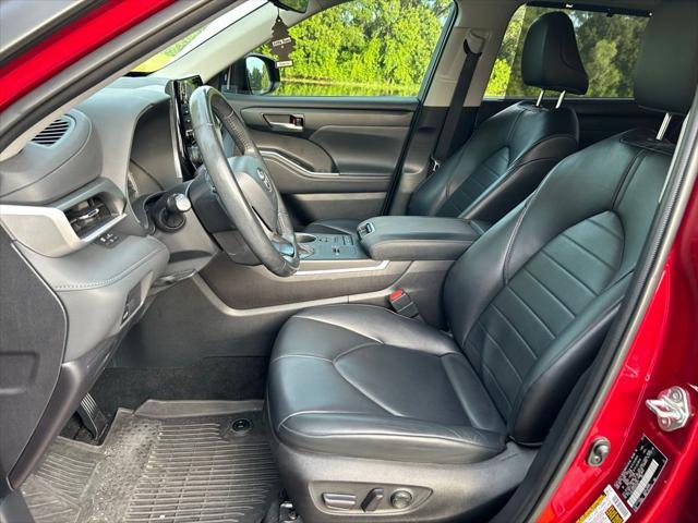 used 2022 Toyota Highlander car, priced at $34,977
