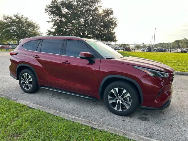 used 2022 Toyota Highlander car, priced at $34,977